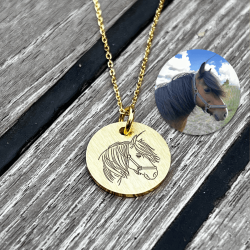 Line-art halskæde af din hest - Personligt Smykke fra Øndig Jewellery. Personlig, håndlavet kærlighedsgave