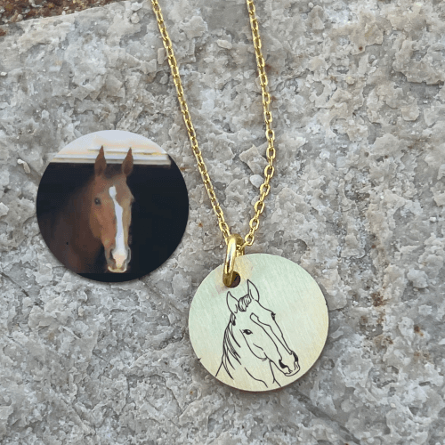 Line-art halskæde af din hest - Personligt Smykke fra Øndig Jewellery. Personlig, håndlavet kærlighedsgave