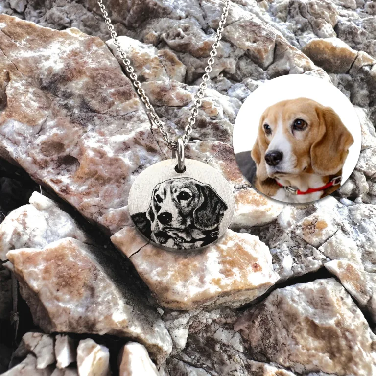 Fotohalskæde af din hund - Personligt Smykke fra Øndig Jewellery. Bær din hund tæt på hjertet
