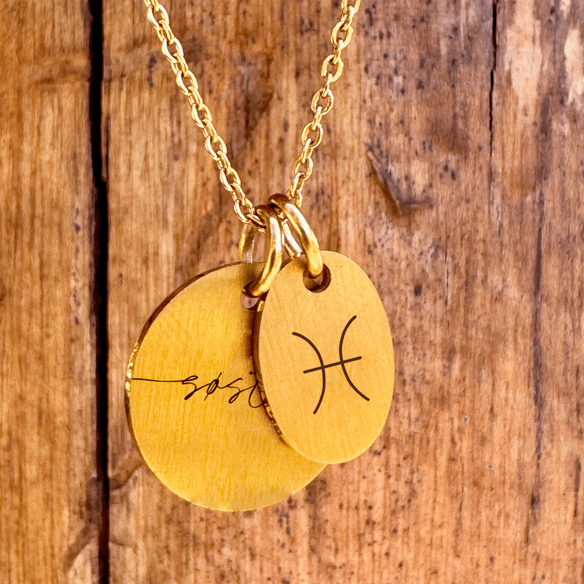 fiskene-stjernetegn-superellipse-1.png Fiskene Stjernetegn Superellipse Halskæde - Personligt Smykke fra Øndig Jewellery. Fiskene superellipse med eget præg