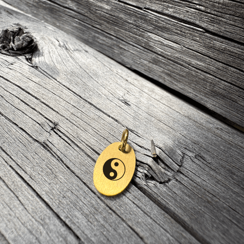 Yin-Yang Superellipse halskæde - Personligt Smykke fra Øndig Jewellery. Yin-Yang halskæde for evig balance