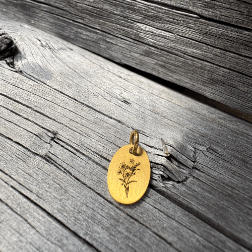 For-glem-mig-ej på superellipse halskæde - Personligt Smykke fra Øndig Jewellery. For-glem-mig-ej mindehalskæde med gravering